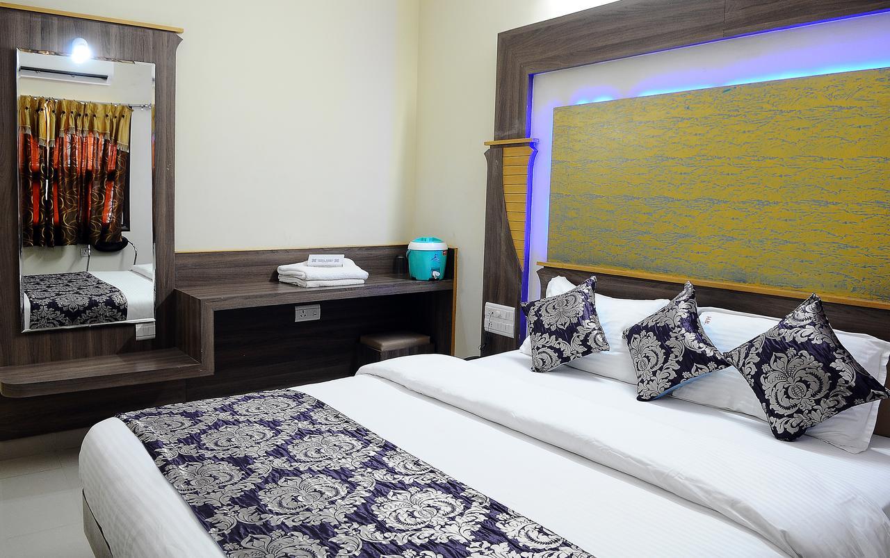 Hotel Bansi Dwarka  Ngoại thất bức ảnh