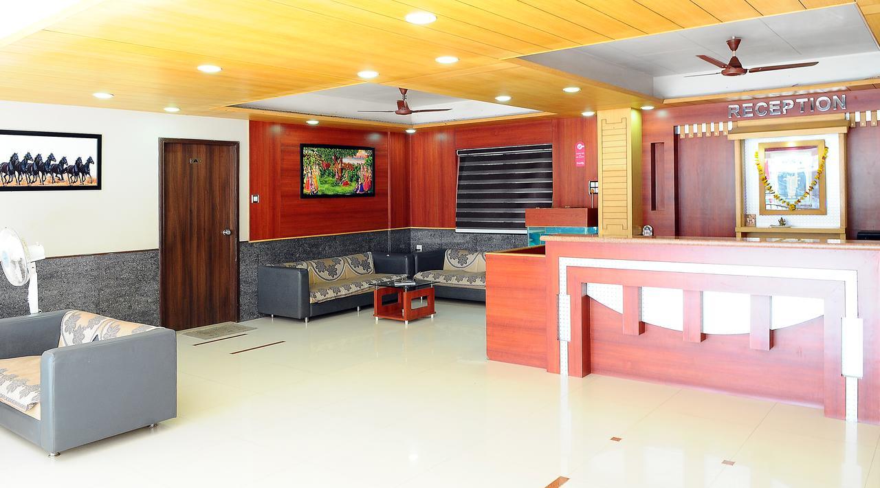 Hotel Bansi Dwarka  Ngoại thất bức ảnh